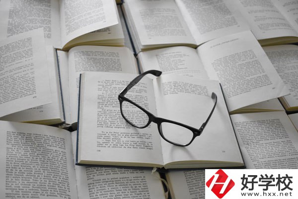 女生在衡陽(yáng)讀衛(wèi)校怎么樣？有前途嗎？