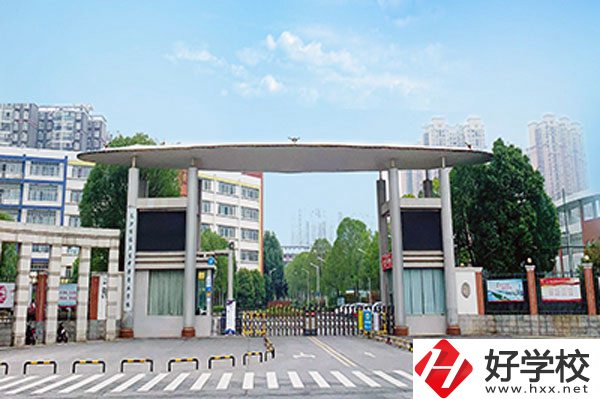 長(zhǎng)沙博雅衛(wèi)生中等專業(yè)學(xué)校師資強(qiáng)嗎？設(shè)備完善嗎？