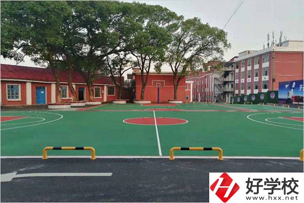 邵陽市開元職業(yè)技術(shù)學校運動場