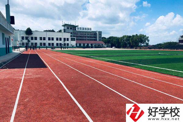邵陽(yáng)鐵航中等職業(yè)學(xué)院的高鐵乘務(wù)專業(yè)怎么樣？就業(yè)前景如何？