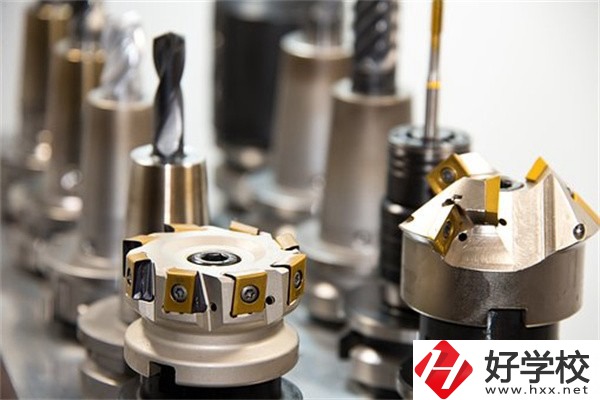 益陽(yáng)不參加中考可以上中專嗎？有什么專業(yè)推薦？