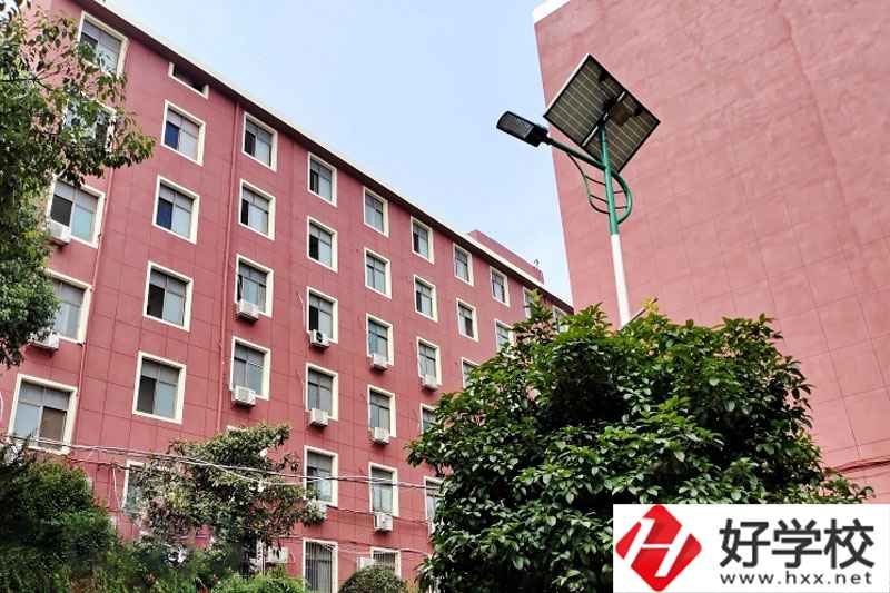 益陽市第一職業(yè)中專學校好不好？辦學條件怎么樣？
