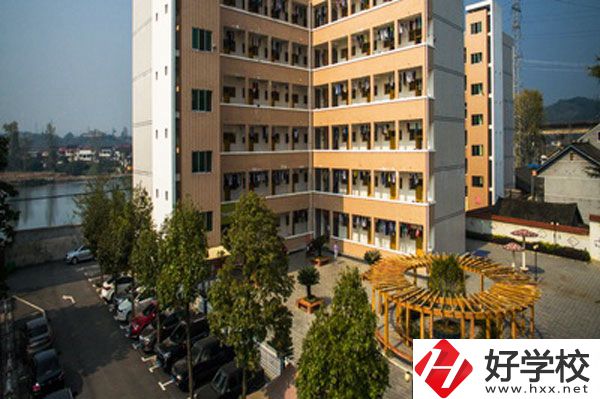 懷化芷江民族職業(yè)中專怎么樣？有哪些專業(yè)？