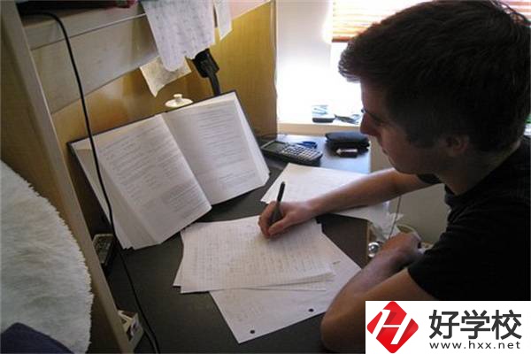 湖南成績差的中職生走哪種升學途徑更好？有什么優(yōu)勢？