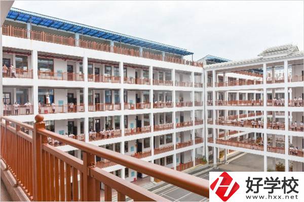 懷化有3+2分段制的中專嗎？對口專業(yè)好就業(yè)嗎？