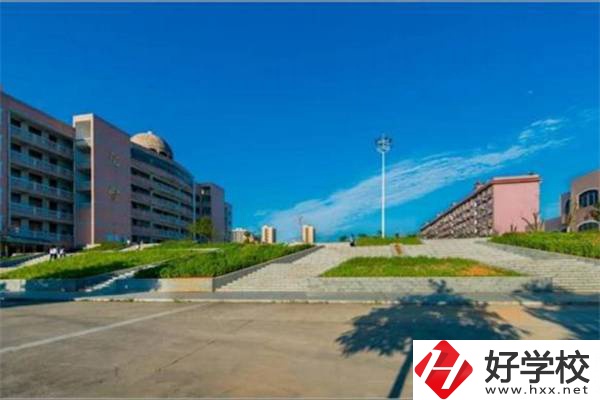 婁底最好的師范職校是哪所？師范專業(yè)好就業(yè)嗎？