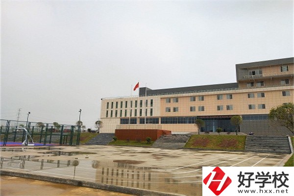 婁底民辦中職學(xué)校怎么樣？民辦中職值得就讀嗎？