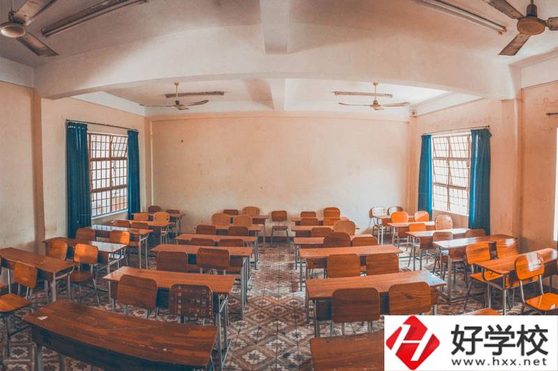 婁底職業(yè)技術(shù)學院有哪些專業(yè)？學費貴不貴？