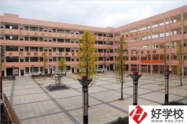 祁陽縣職業(yè)中專是公辦嗎？收費貴不貴？
