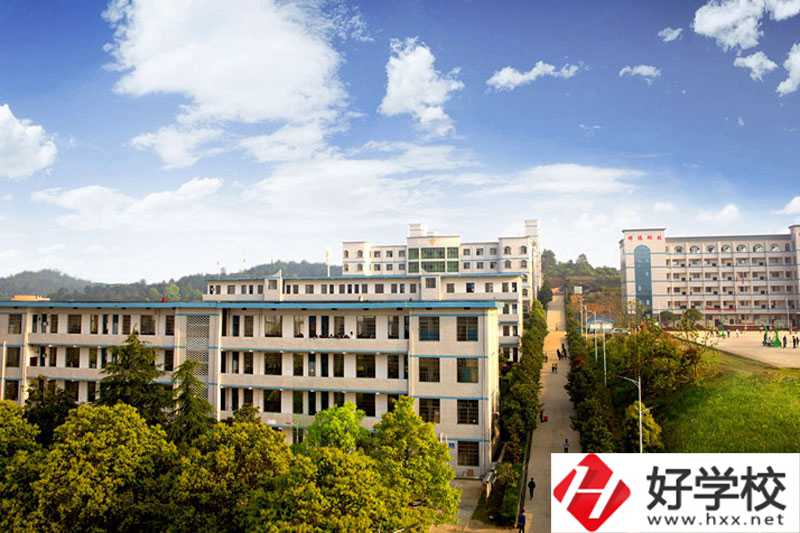 邵陽縣工業(yè)職業(yè)技術學校適合報考嗎？