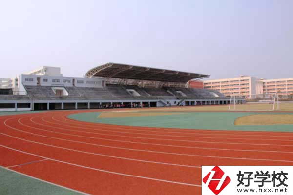 想學(xué)電子技術(shù)類專業(yè)，推薦長沙這所中職學(xué)校