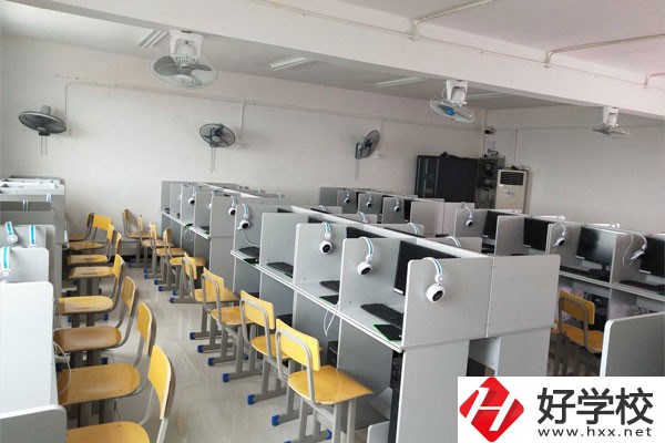 湘潭財經(jīng)職校是公辦的嗎？學生就業(yè)如何？