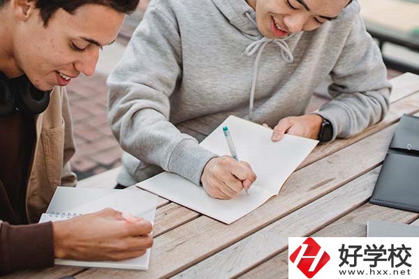 長(zhǎng)沙經(jīng)貿(mào)是公辦還是民辦（長(zhǎng)沙經(jīng)濟(jì)貿(mào)易?？茖W(xué)校）